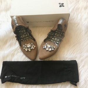 Butterfly twists flats
